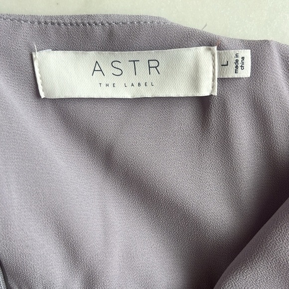 ASTR The Label Adoria Ruffled V-Neck Sleeveless Maxi Dress Dusty Lavender large - Picture 9 of 12